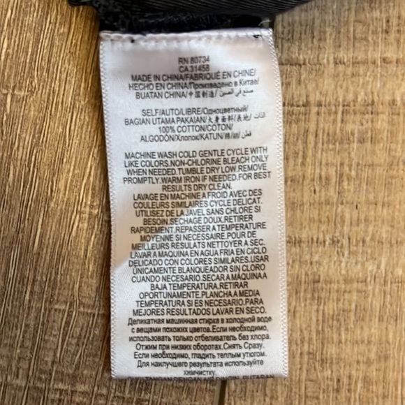 BCBGMAXAZRIA cold shoulder long sleeve button up dress dark blue XS - Picture 15 of 15